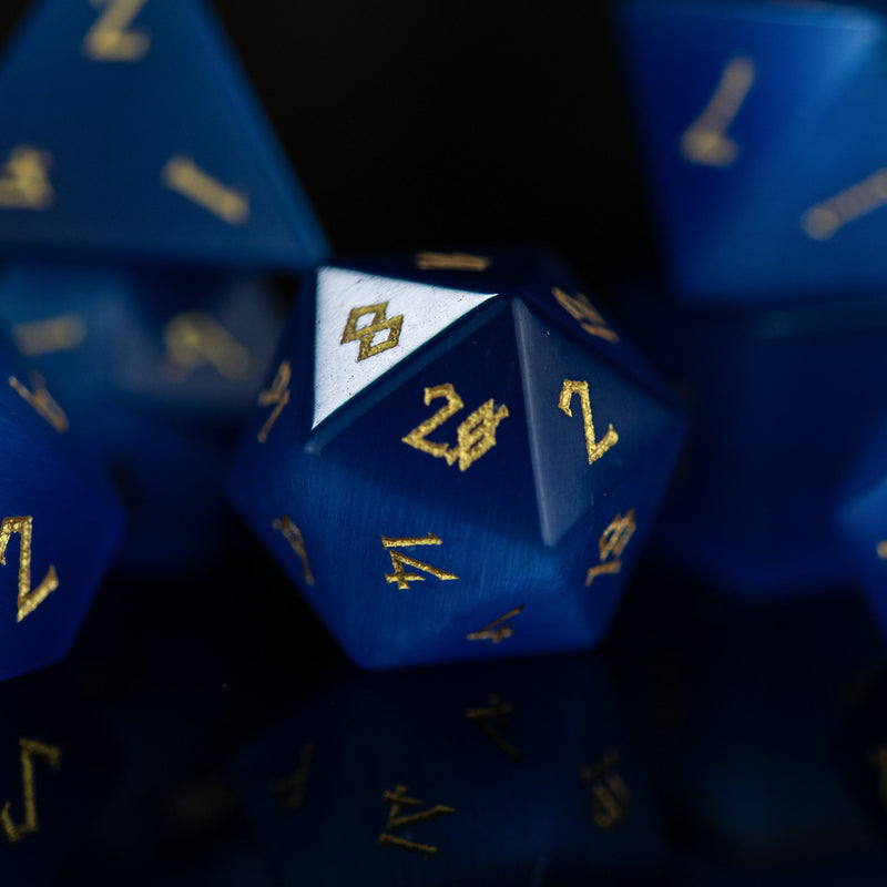 Load image into Gallery viewer, Deep Blue Cat&#39;s Eye Stone Dice Set
