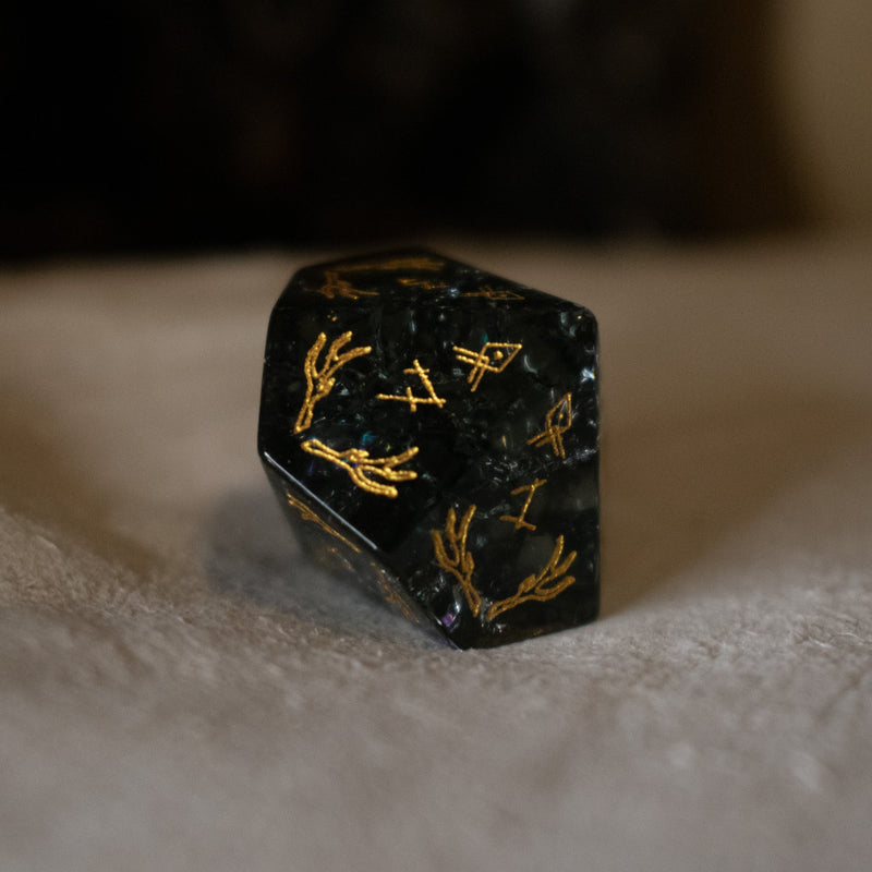 Load image into Gallery viewer, Wendigo Shattered Glass Dice Set
