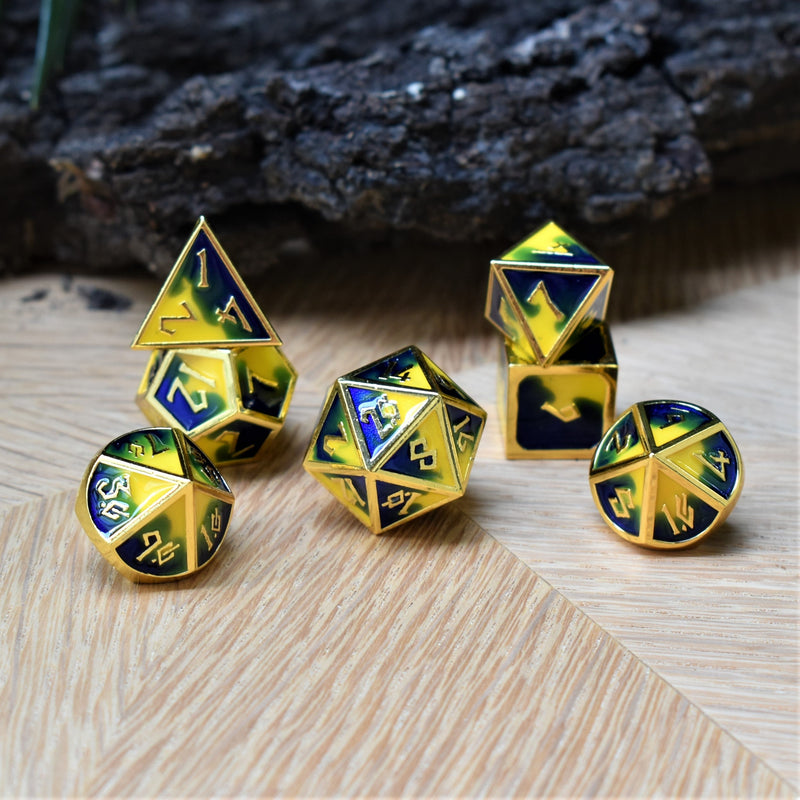 Load image into Gallery viewer, Pretty Birb Metal Dice Set
