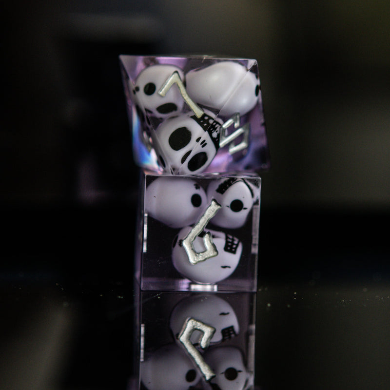 Load image into Gallery viewer, Corpse Lavender Sharp-Edged Resin Dice Set
