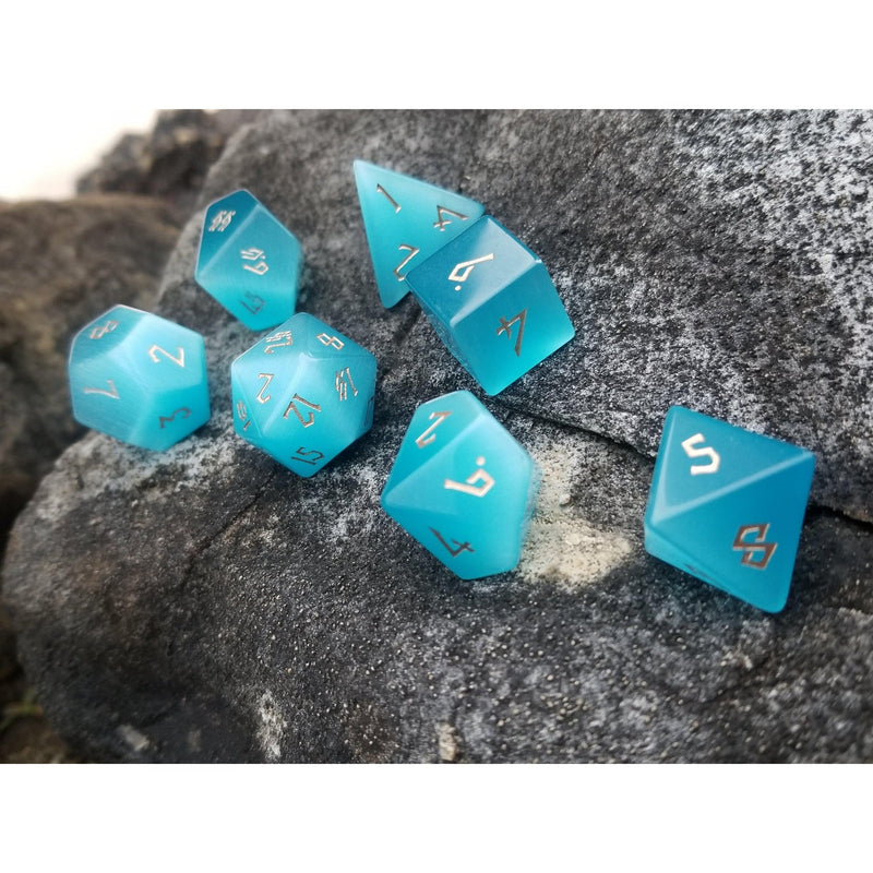 Load image into Gallery viewer, Aqua Blue Cat&#39;s Eye Stone Dice Set
