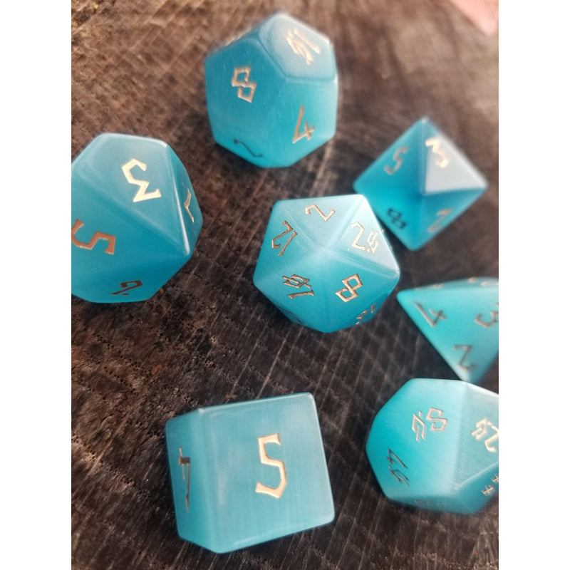 Load image into Gallery viewer, Aqua Blue Cat&#39;s Eye Stone Dice Set
