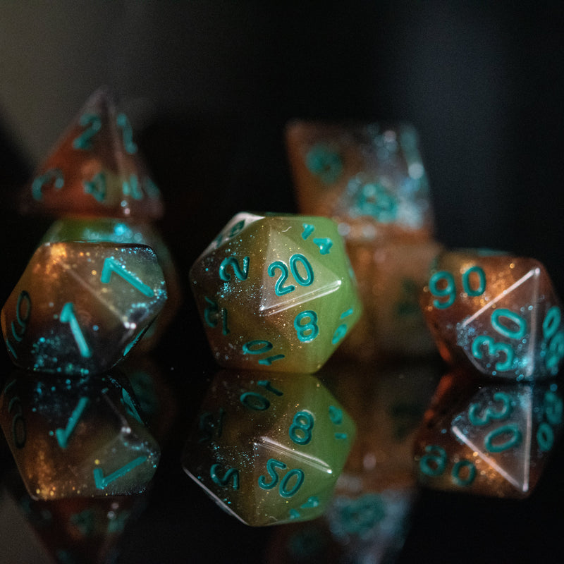 Load image into Gallery viewer, Extraterrestrial Acrylic Dice Set
