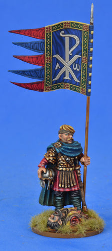 SWBB13 SAGA A&A Briton Warbanner Bearer