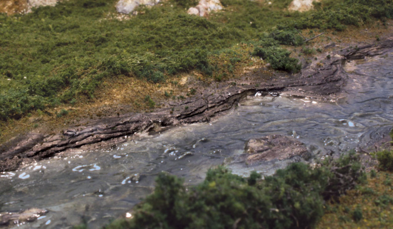 Load image into Gallery viewer, Woodland Scenics Creek Bank Rock Mold
