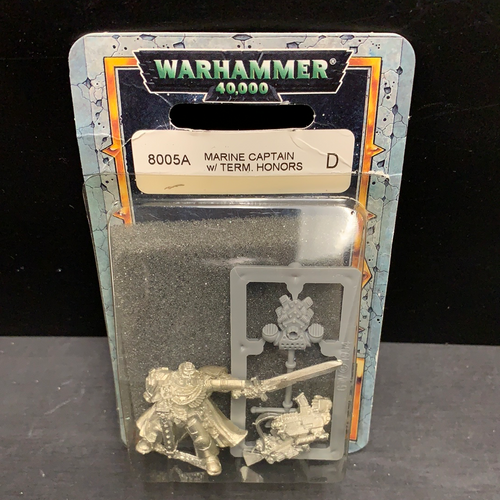 Warhammer 40,000 Space Marine Captain w/ Terminator Honors (8005A) (METAL / PLASTIC) (Out of Print) (NEW) (SEALED)